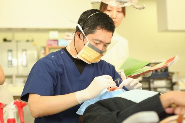 マウスピース矯正、目立たない矯正、前歯の歯並び改善なら香川県高松市の吉本歯科医院